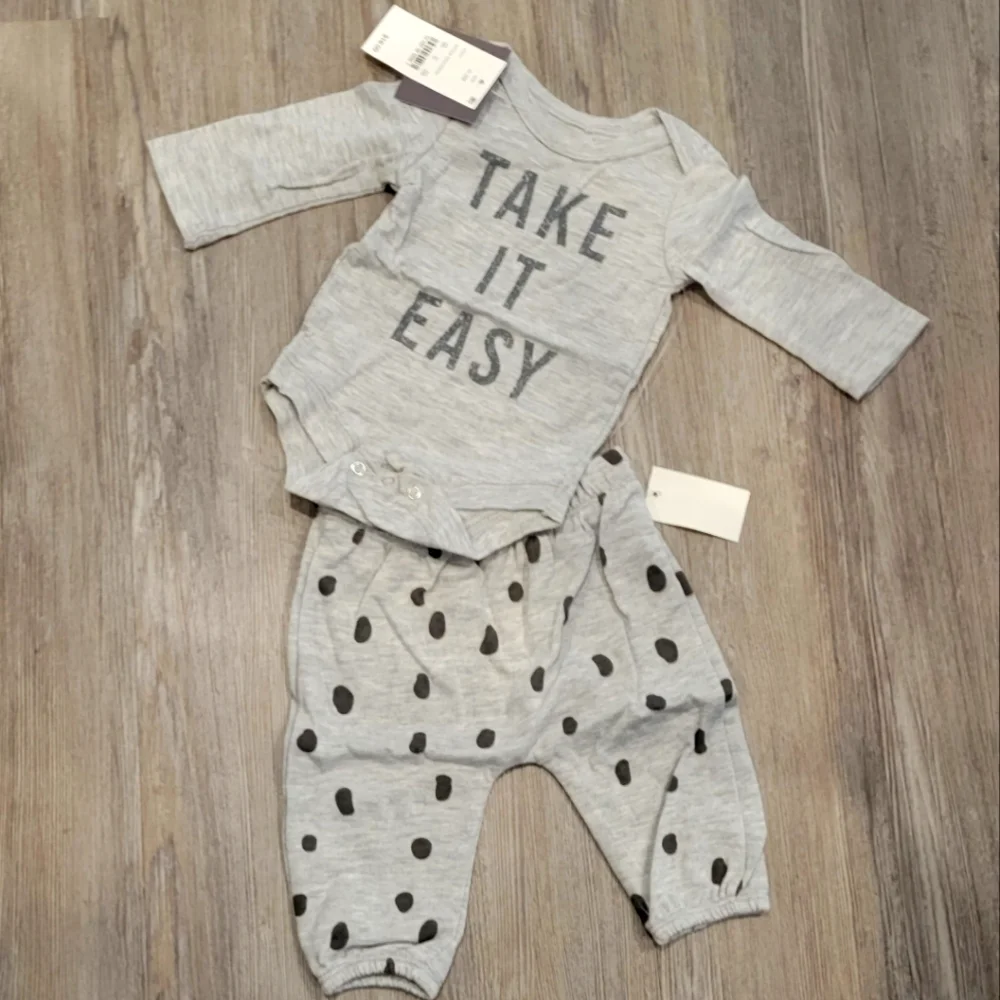 Unisex Mini Baby 2pc 'Take It Easy' Top & Bottom Set - Size 0-3 Months